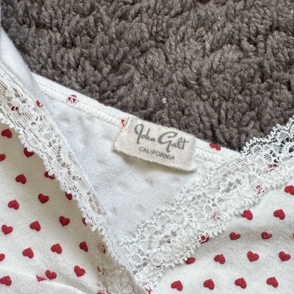 JOHN GALT California (Pacsun) Cropped White Tank Top W/ Lace and Heart Detailing - Picture 2 of 4